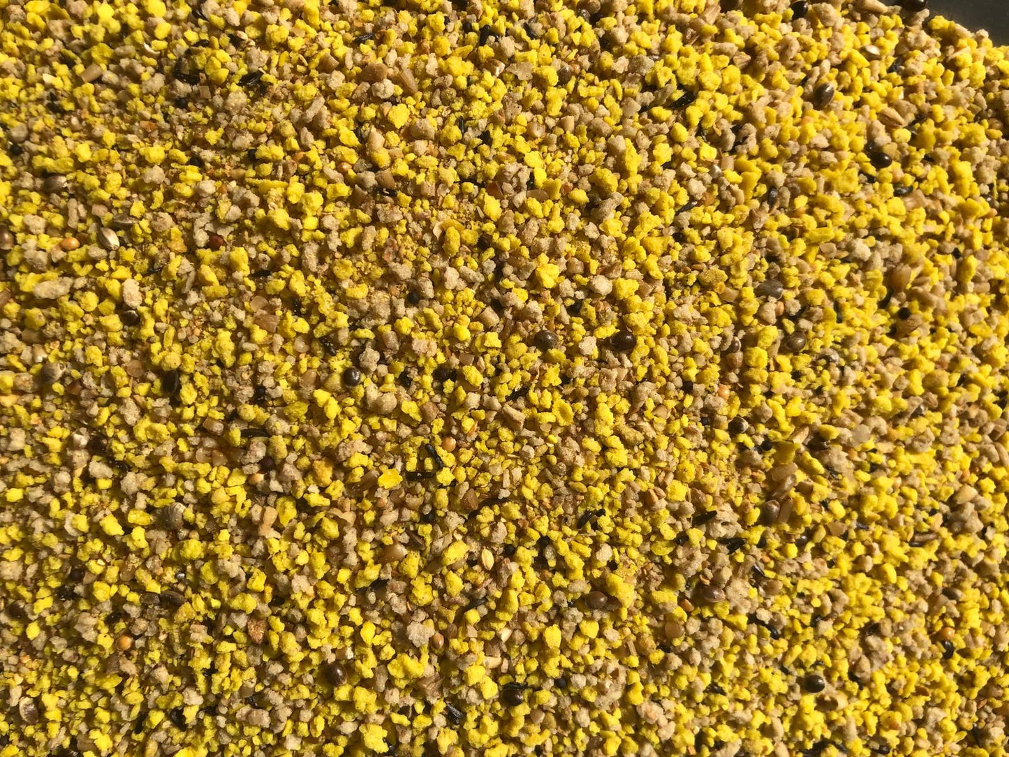 Tessmers Premium Eifutter Gelb 950g Aufzuchtfutter für alle Vögel